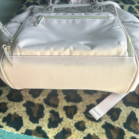 Dusky pink small backpack. Many pockets with zipper close. 13 x 13 - Picture 5 of 5